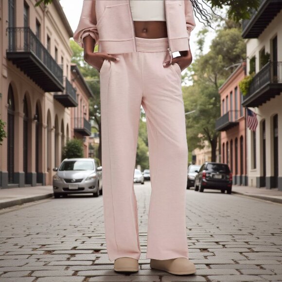 NWT LULULEMON Scuba Mid Rise Wide Leg Pant Waffle in Heathered Mink Berry L - Picture 1 of 6